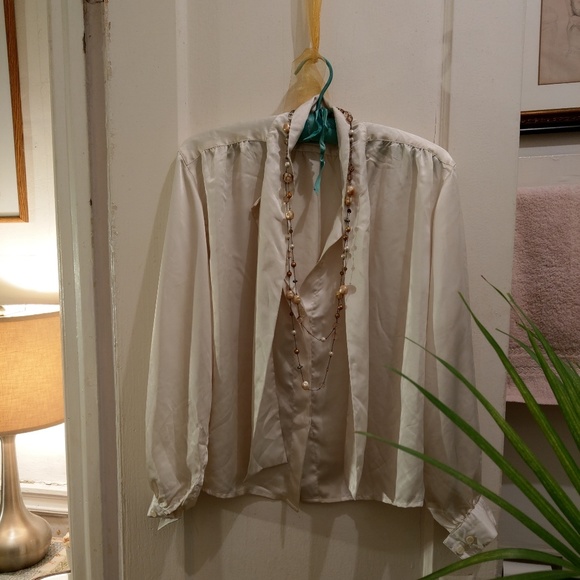 Halston blouse - Picture 3 of 4